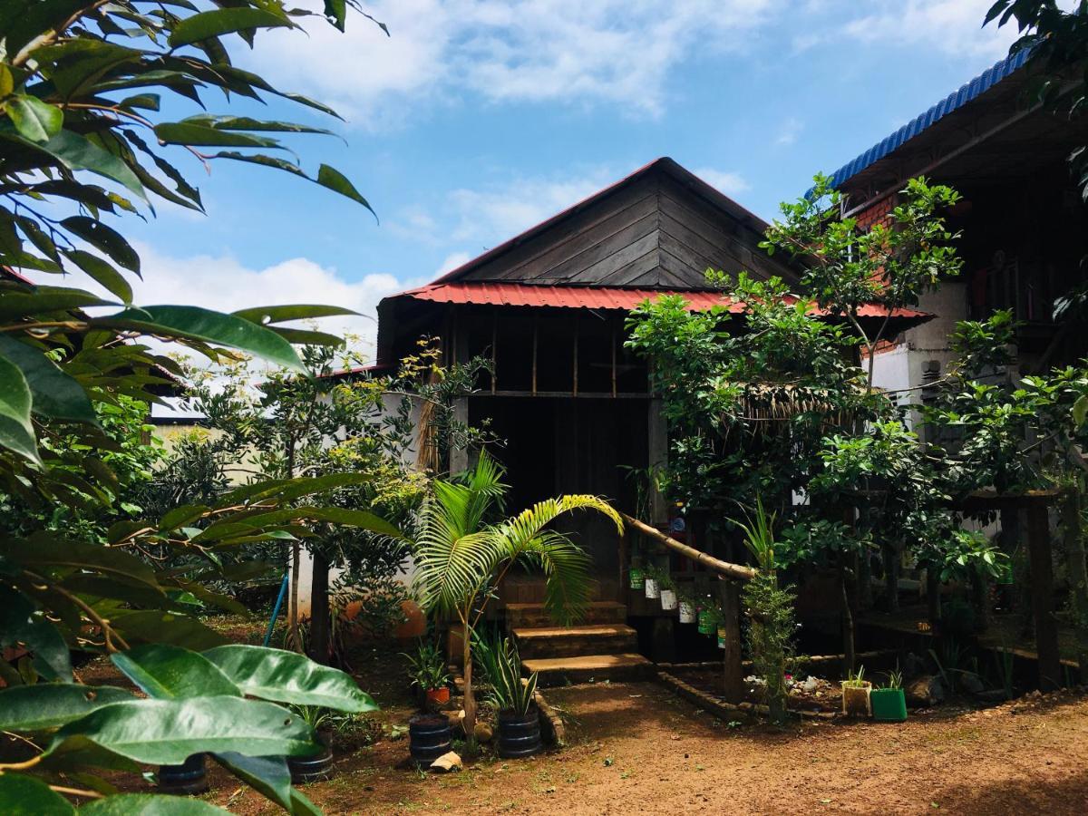 Ratanakiri Farmhouse & Trekking Banlung Eksteriør billede