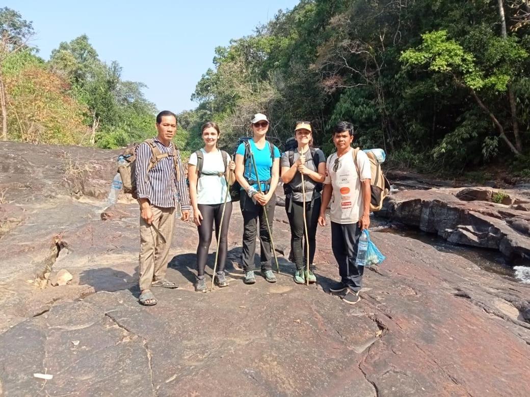 Ratanakiri Farmhouse & Trekking Banlung Eksteriør billede