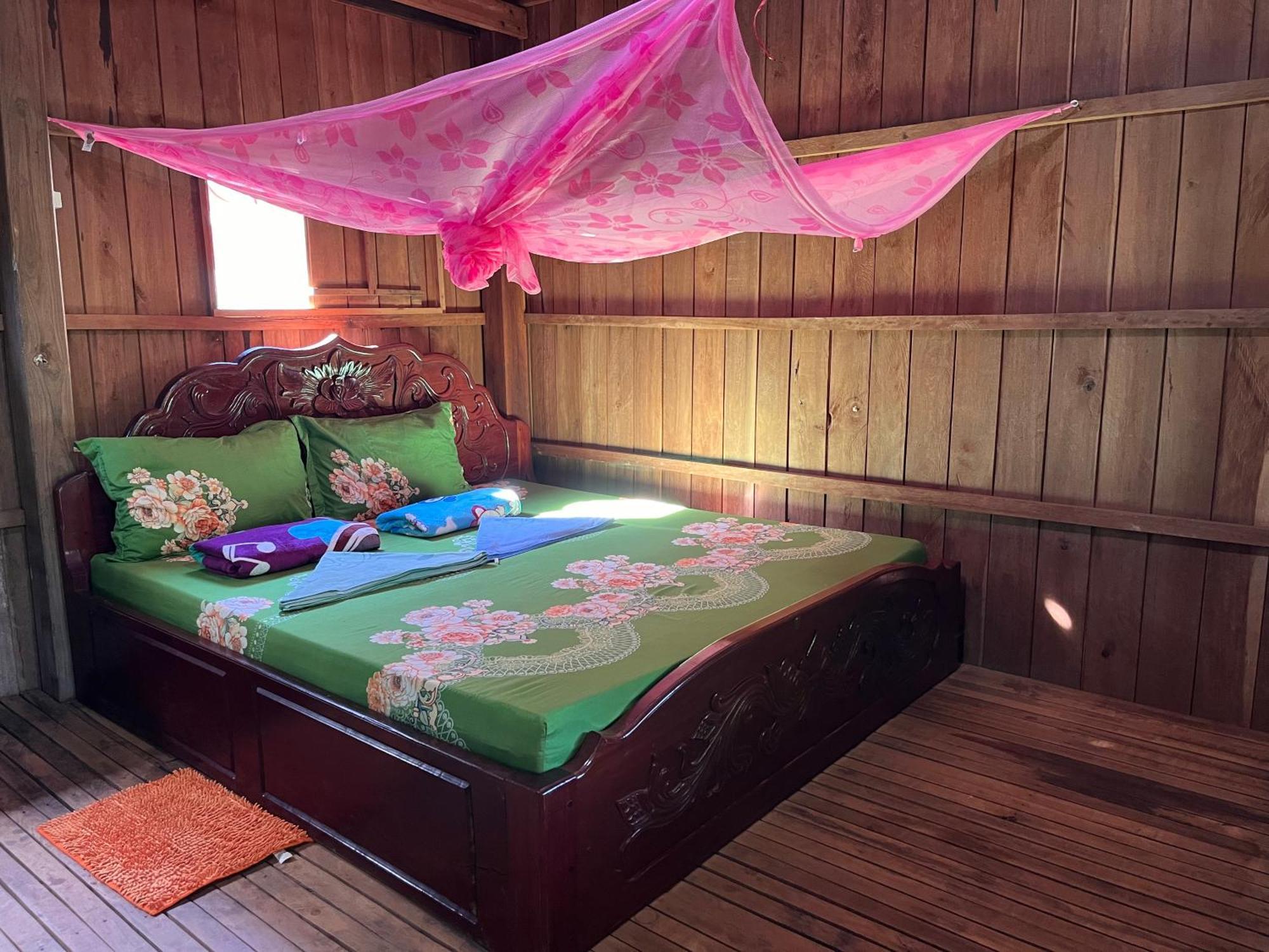 Ratanakiri Farmhouse & Trekking Banlung Eksteriør billede